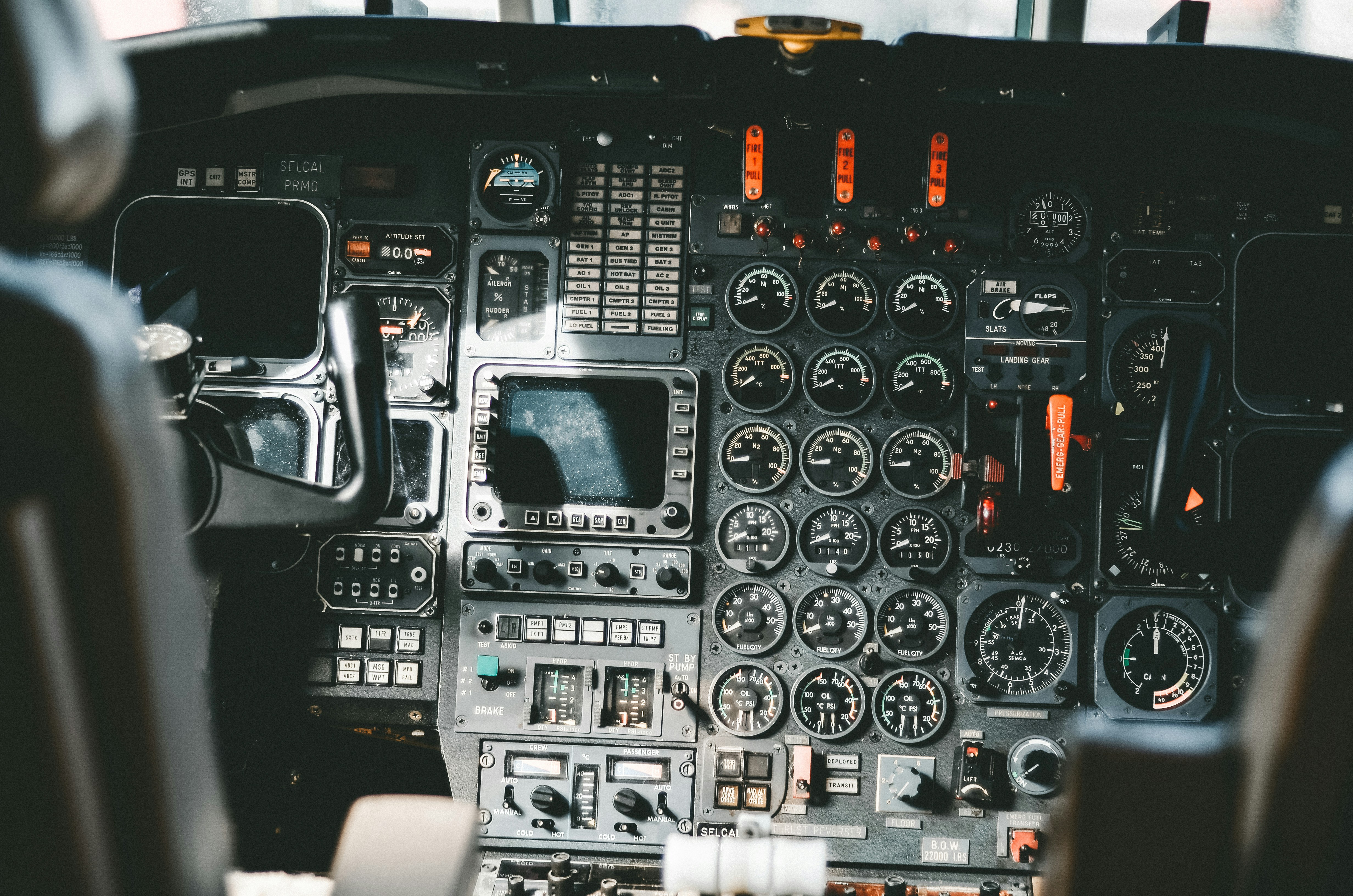 Aircraft cockpit and avionics controls
